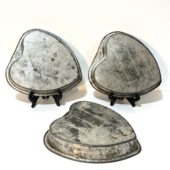 Set of 3 - Vintage Bake King Heart Shaped Baking Pans - Picture 2 of 9